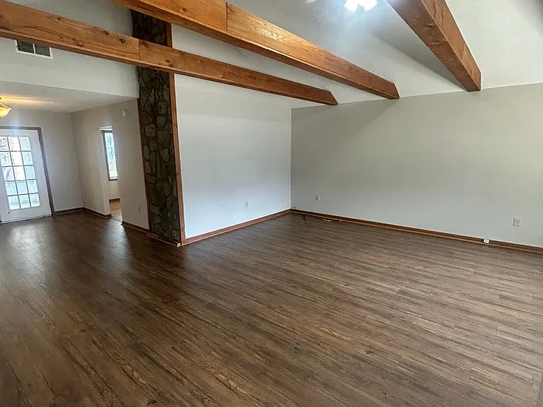307 Stratford Pl — Photo 5