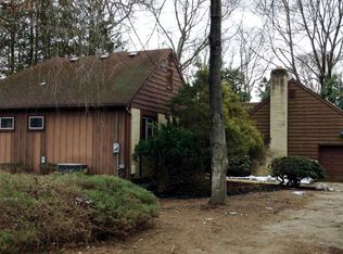 4 Masterson Dr, Lincroft, NJ