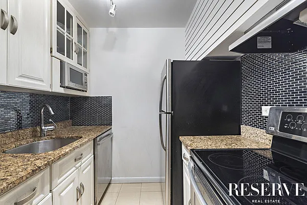 Rented by Reserve | media 6