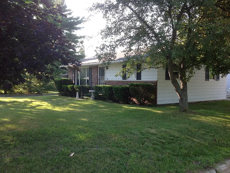 213 Crystal Valley Dr — Photo 3