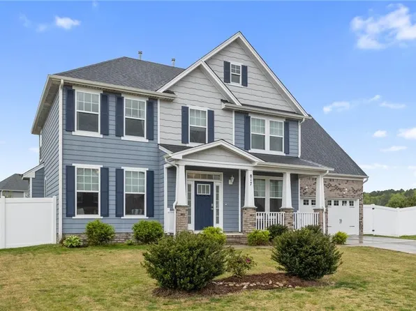 817 Arrowleaf Ct, Chesapeake, VA 23323