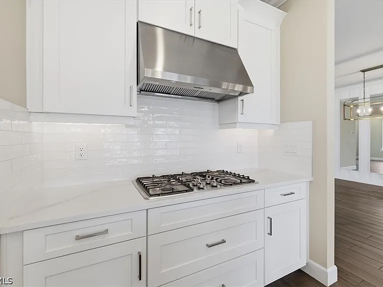 26801 Victoria Pl — Photo 18
