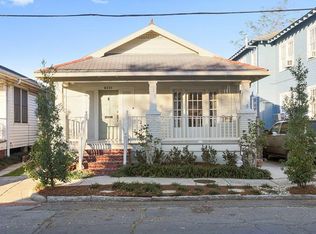 6221 Laurel St, New Orleans, LA 70118