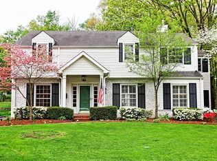 327 Parkwoods Ave, Saint Louis, MO 63122