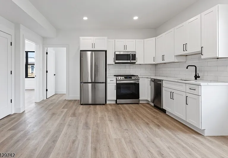 189 Dayton Ave #101 — Photo 1