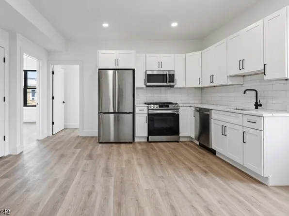 189 Dayton Ave #101, Passaic, NJ 07055