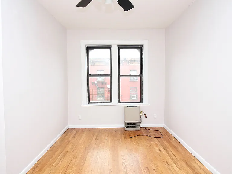 270 Grand St #14 — Photo 4