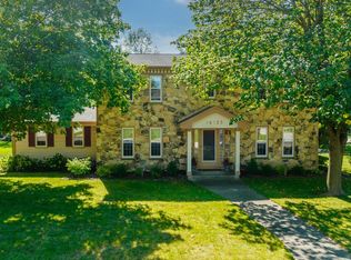 16135 W Maple Ridge Rd, New Berlin, WI 53151