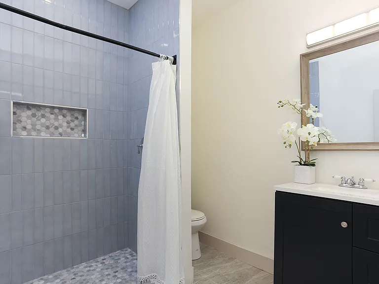 325 Montana St — Photo 14