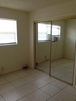 2nd image of 1001 S M St APT 13