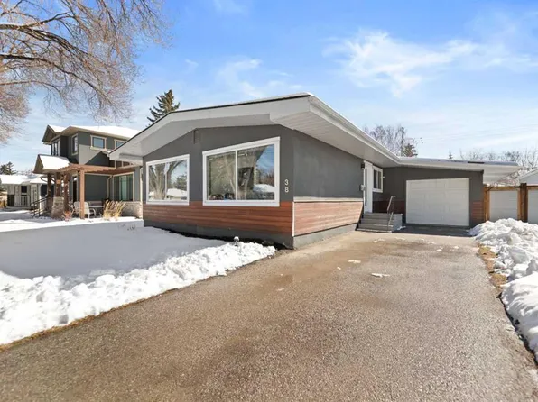38 W Westwood Dr SW, Calgary, AB T3C 2V7