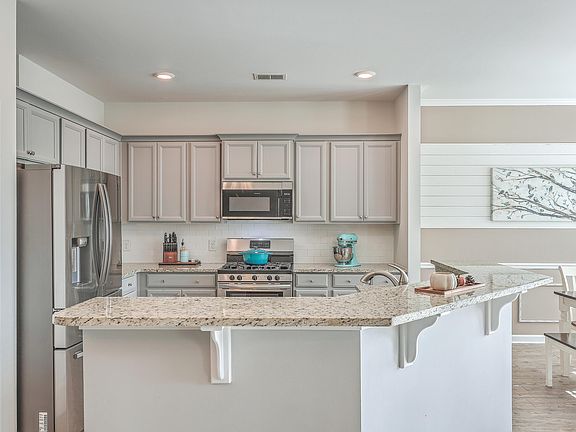 4th image of 215 Firewheel Ct