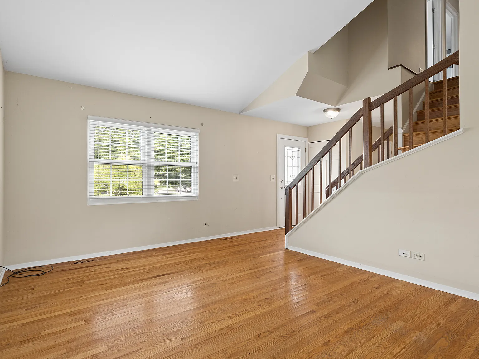 3 bed, 1.5 bath, 1320 sqft, $3,100 — Photo 3