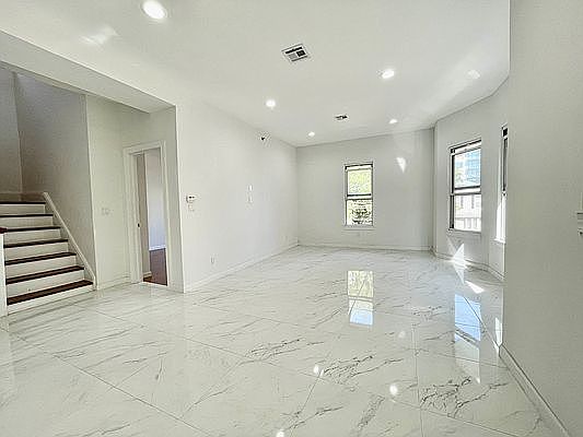 4th image of 1736 E 19th St Floor 2
