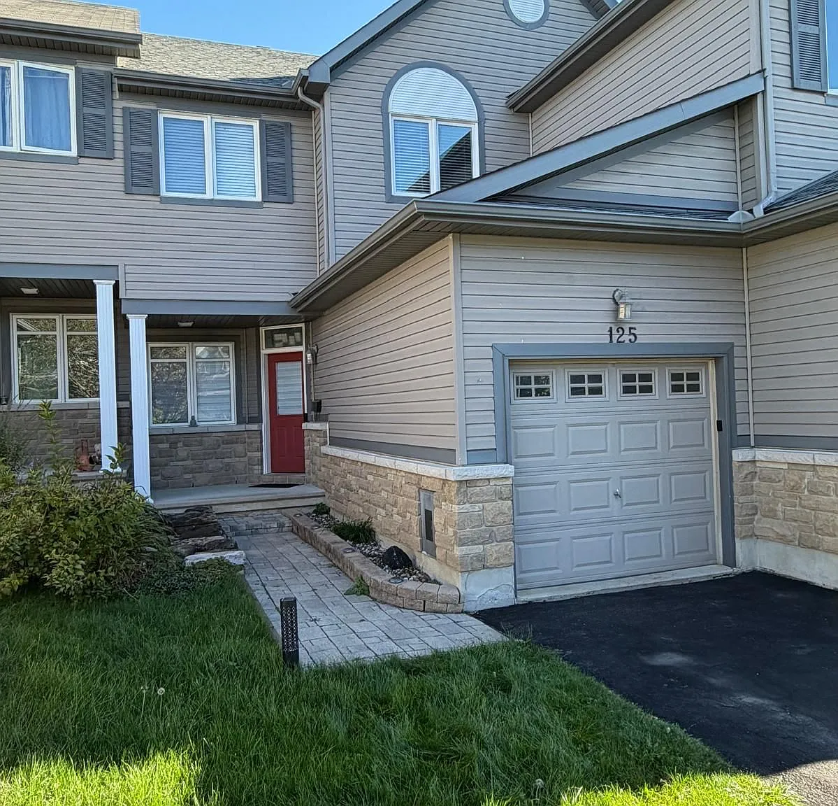 3 bed, $2,699 — Photo 1