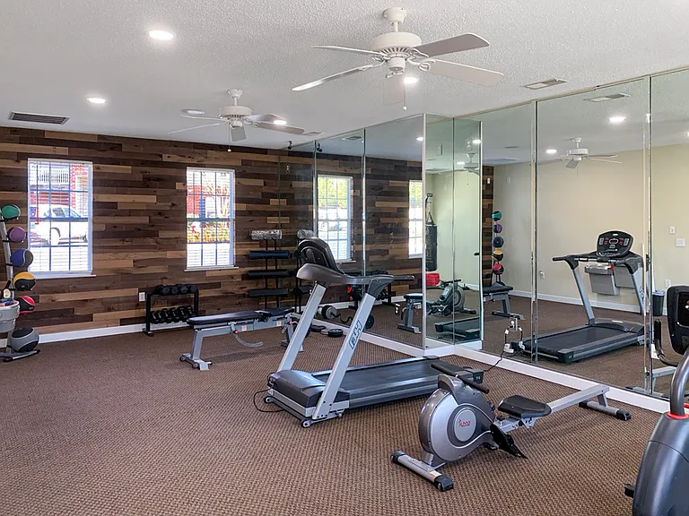 Madison Heights Luxury Apartments — Photo 22