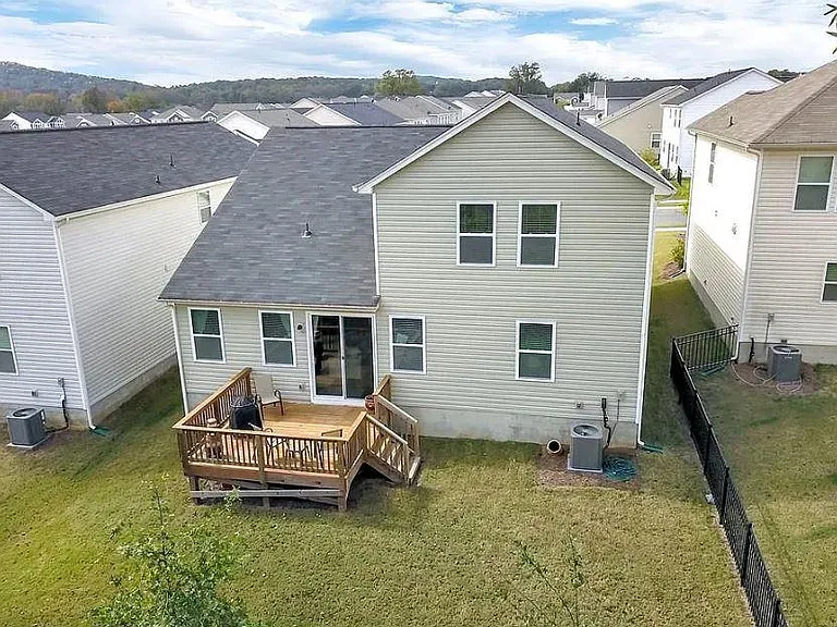 1422 Kings Grove Dr — Photo 8