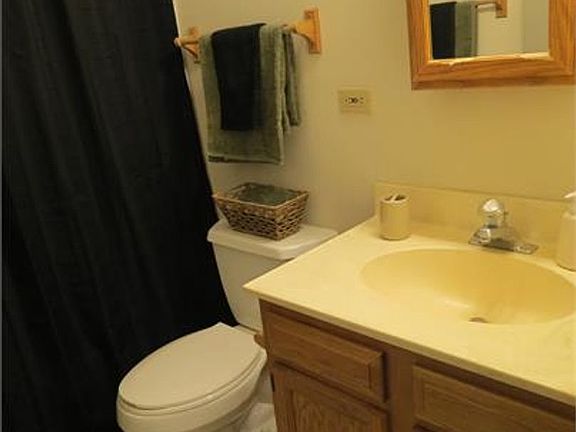 4th image of 208 N Harvey St #4