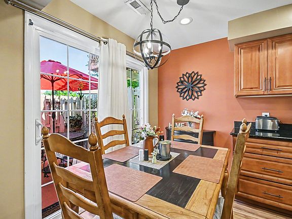 5th image of 2225 Daffodil Dr #308C