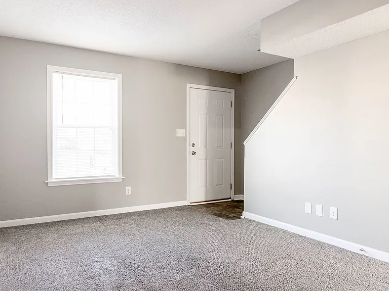 1650 Baltimore Dr — Photo 3