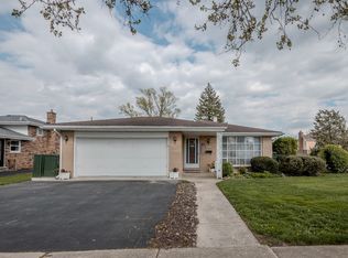 4443 Raymond Ave, Brookfield, IL 60513