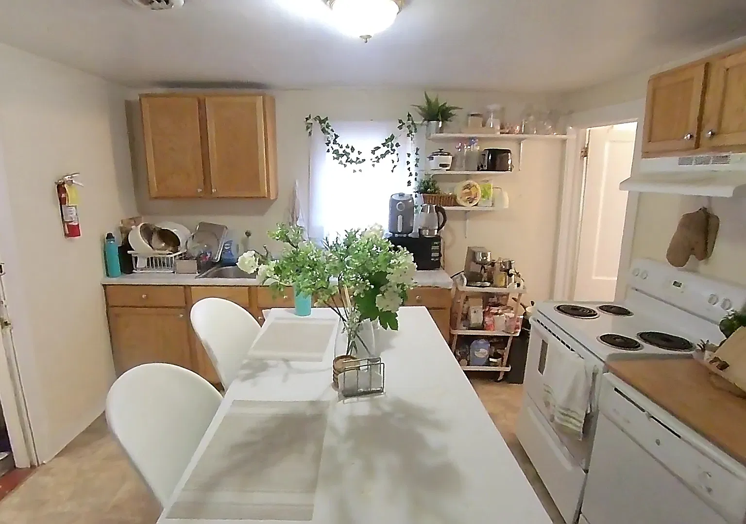 3 bed, $2,100 — Photo 3