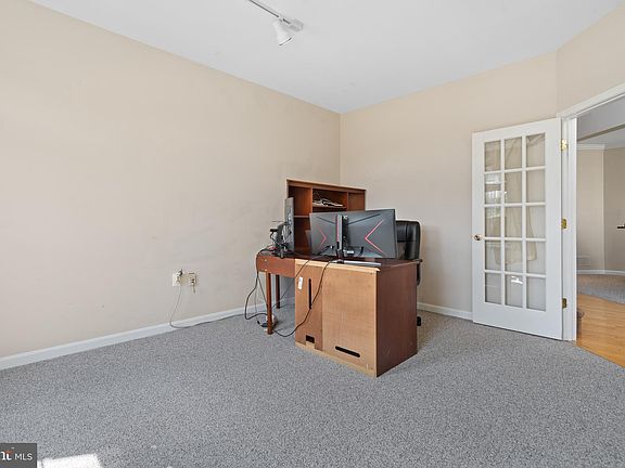 5th image of 309 Senate Ct