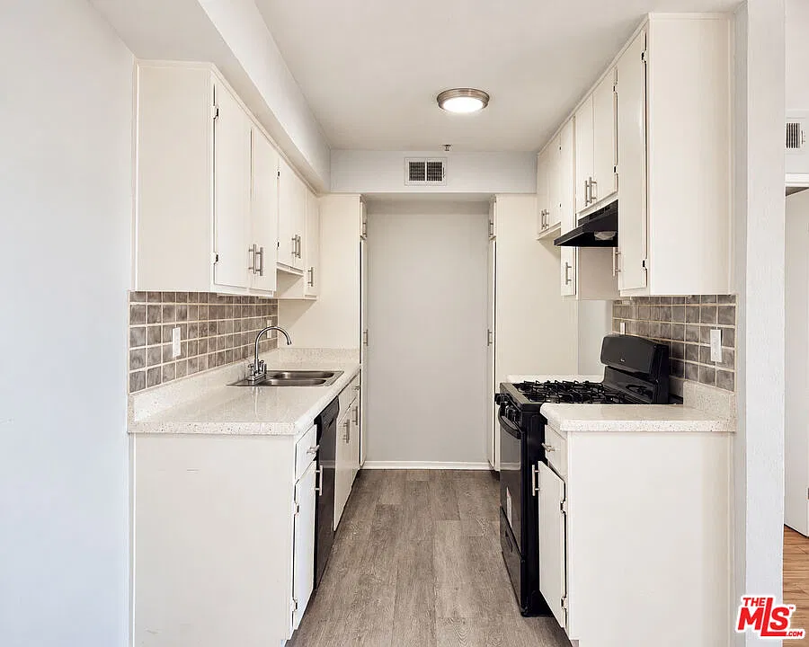 2 bed, 2.0 bath, $2,185 — Photo 4
