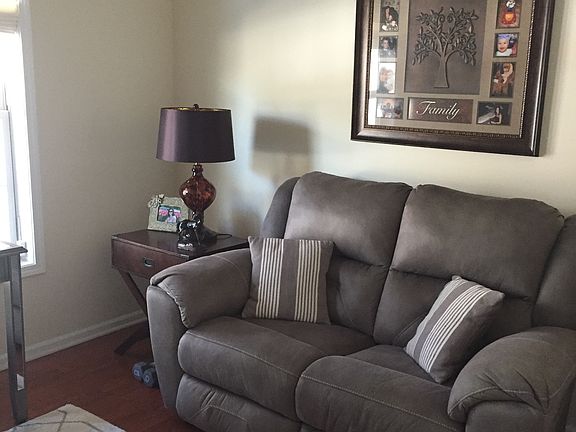Second bedroom/den