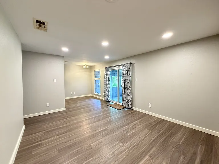 10615 Golden Quail Dr — Photo 2