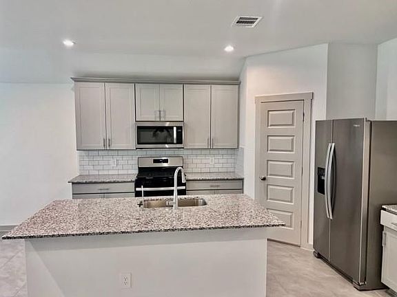 4th image of 4966 Pine Haven Ln