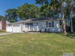 1466 2nd St, West Babylon, NY 11704