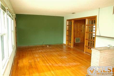 2nd image of 300 Aviation Ave