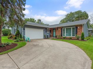 1151 Kent Ct, Wheaton, IL 60189