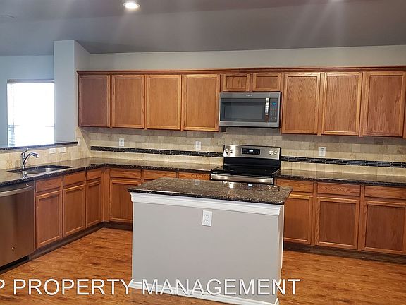 3rd image of 5428 Presidio Dr