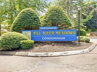 126 Candlewood Dr UNIT 126, South Windsor, CT 06074