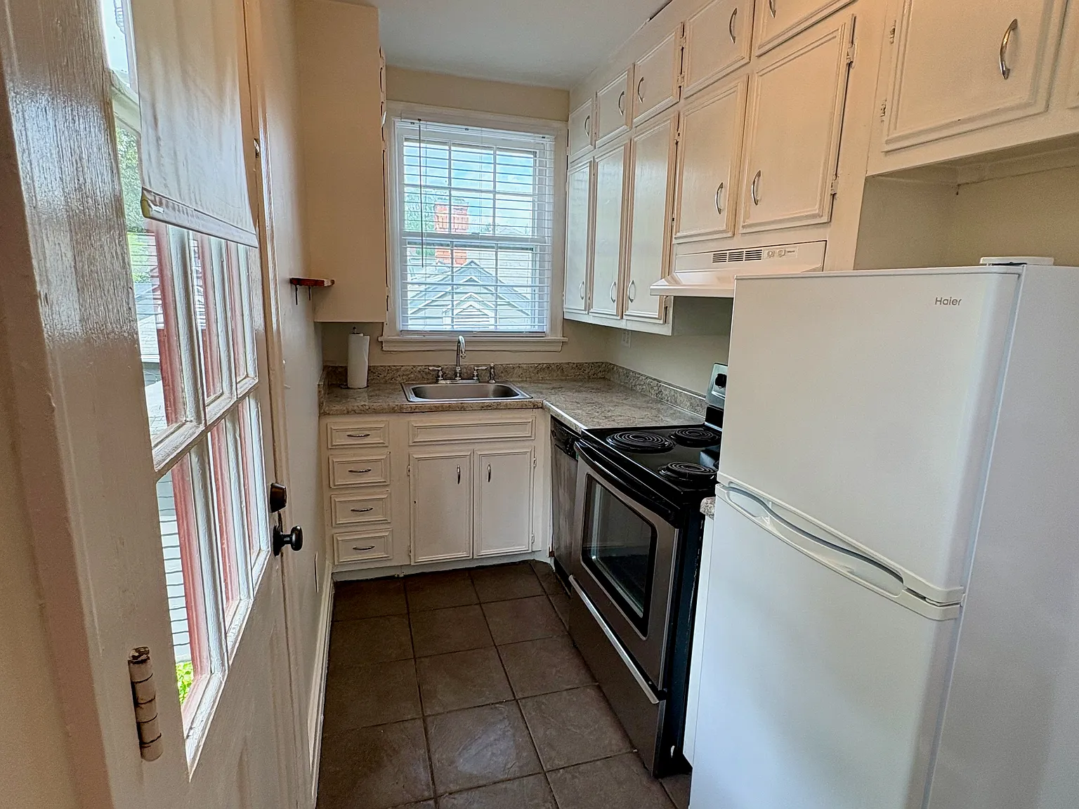 2 bed, 800 sqft, $1,200 — Photo 2