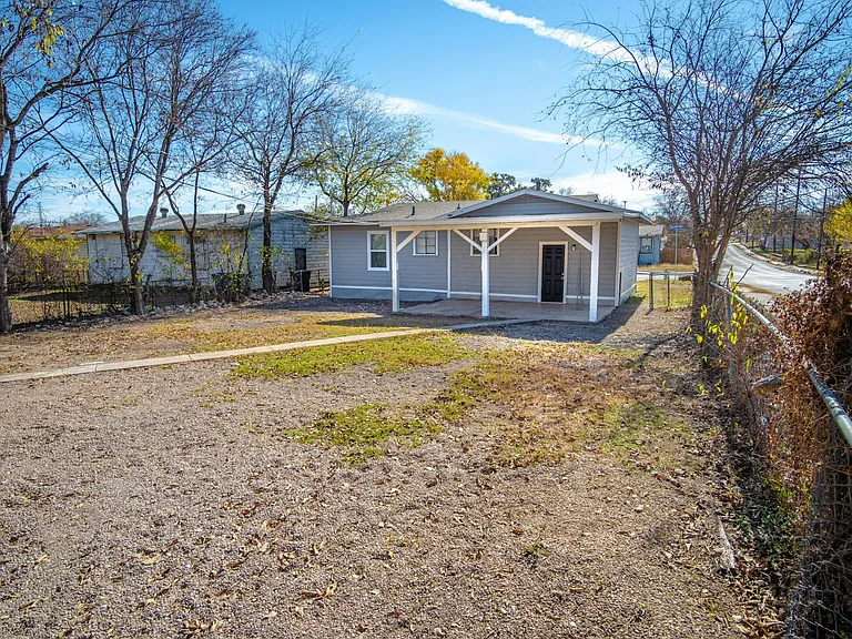 1003 Poinsettia St — Photo 13