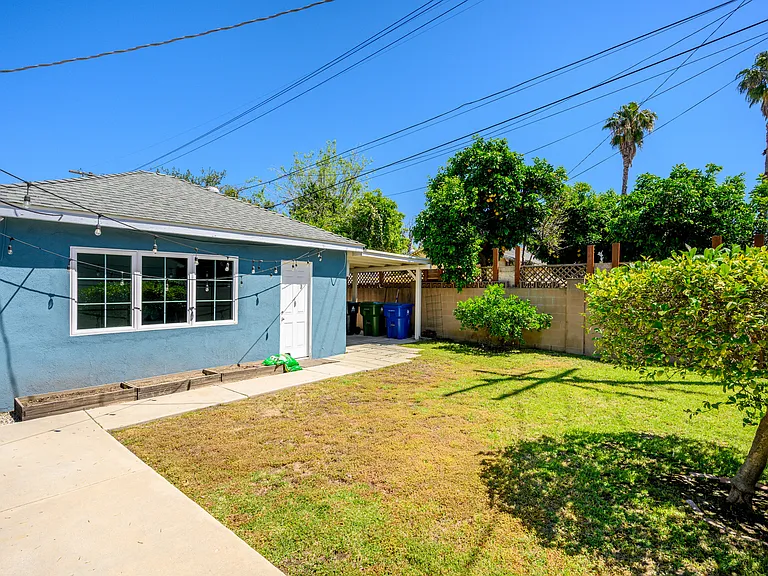 6438 Densmore Ave — Photo 19