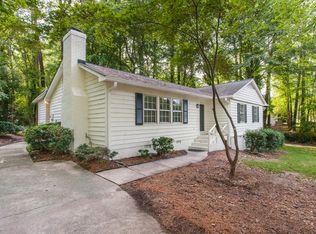 5204 Collingswood Dr, Raleigh, NC 27609