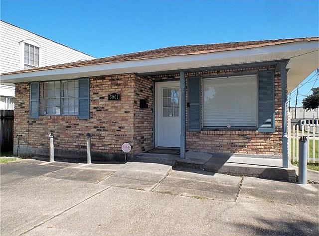 1st image of 3001 Lake Villa Dr