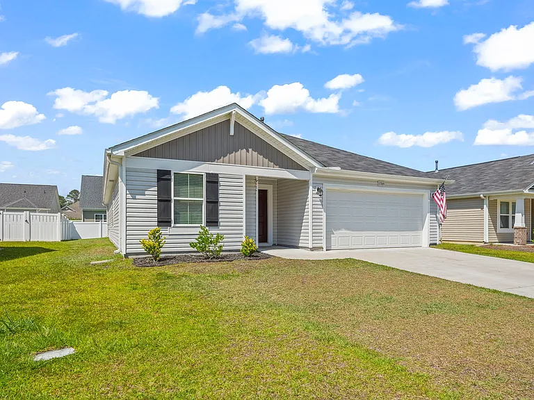 1789 Sapphire Dr — Photo 2