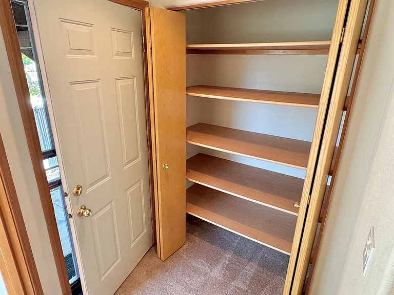 8702 NE Glisan St — Photo 25