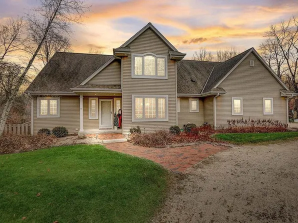 1262 Towhee TRAIL, Port Washington, WI 53074