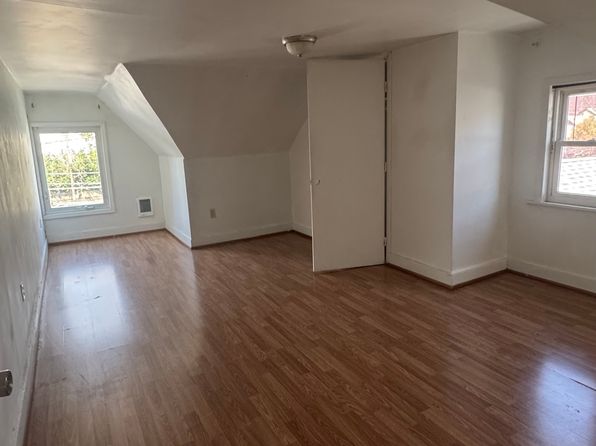 129 N Manhattan Ct #3