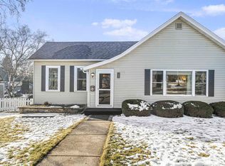 708 N Bequette St, Dodgeville, WI 53533