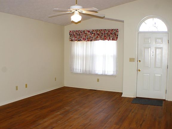 3rd image of 231 Courchelle Dr