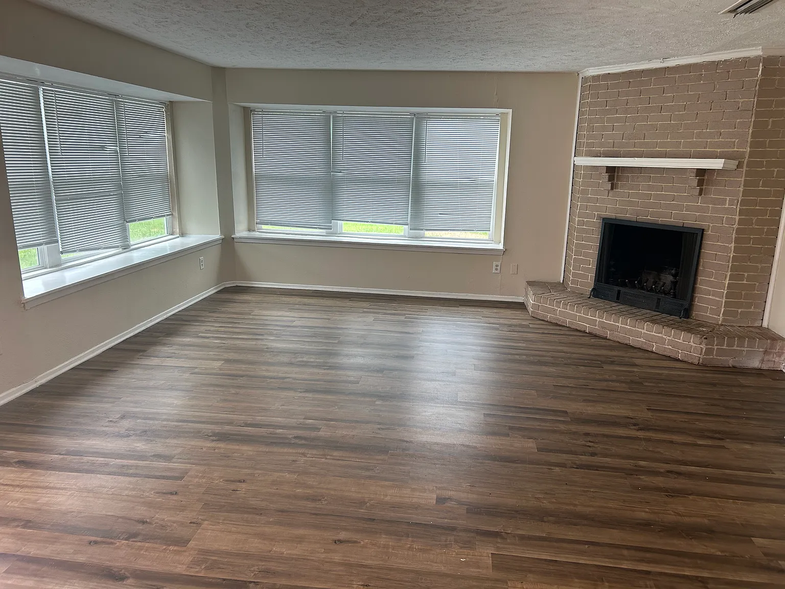 4 bed, 1465 sqft, $1,925 — Photo 2
