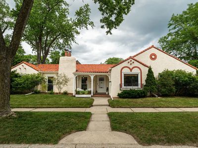 130 W Birch AVENUE, Whitefish Bay, WI, 53217