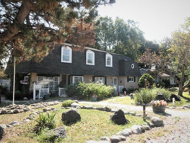 1st image of 1195 Basswood St